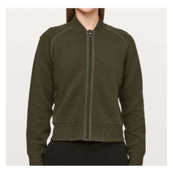 Lululemon on repeat bomber jacket in dark olive size 6 - Picture 1 of 7